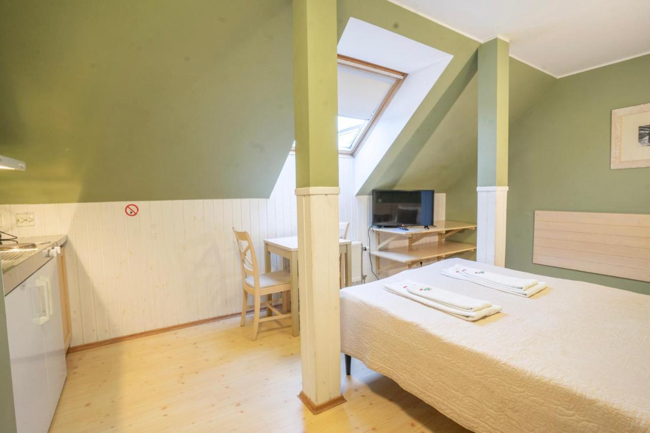 Kongo Hotel Haapsalu Buitenkant foto
