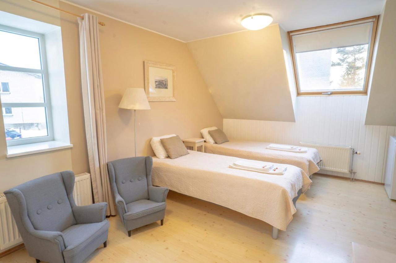 Kongo Hotel Haapsalu Buitenkant foto