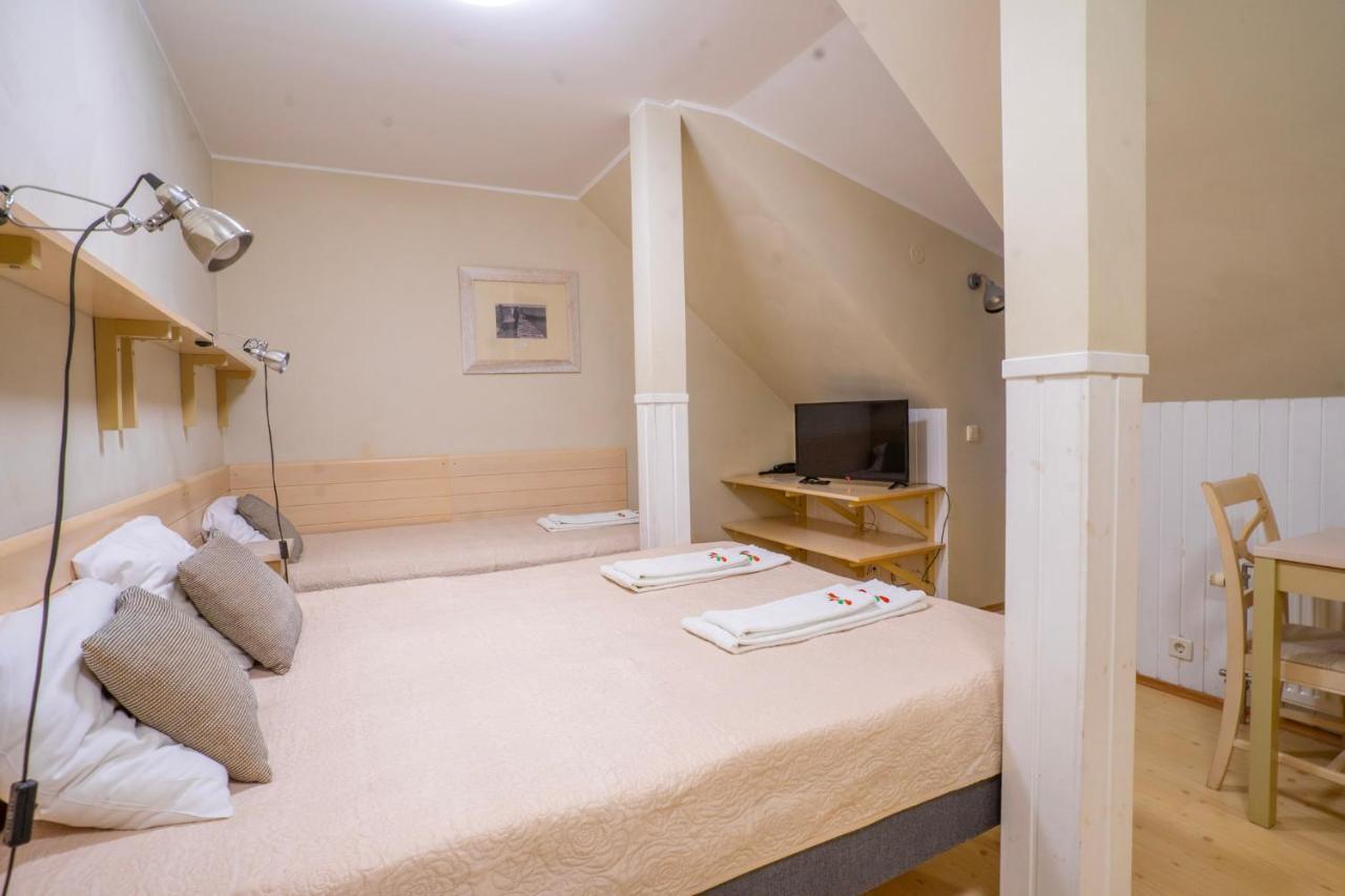 Kongo Hotel Haapsalu Buitenkant foto