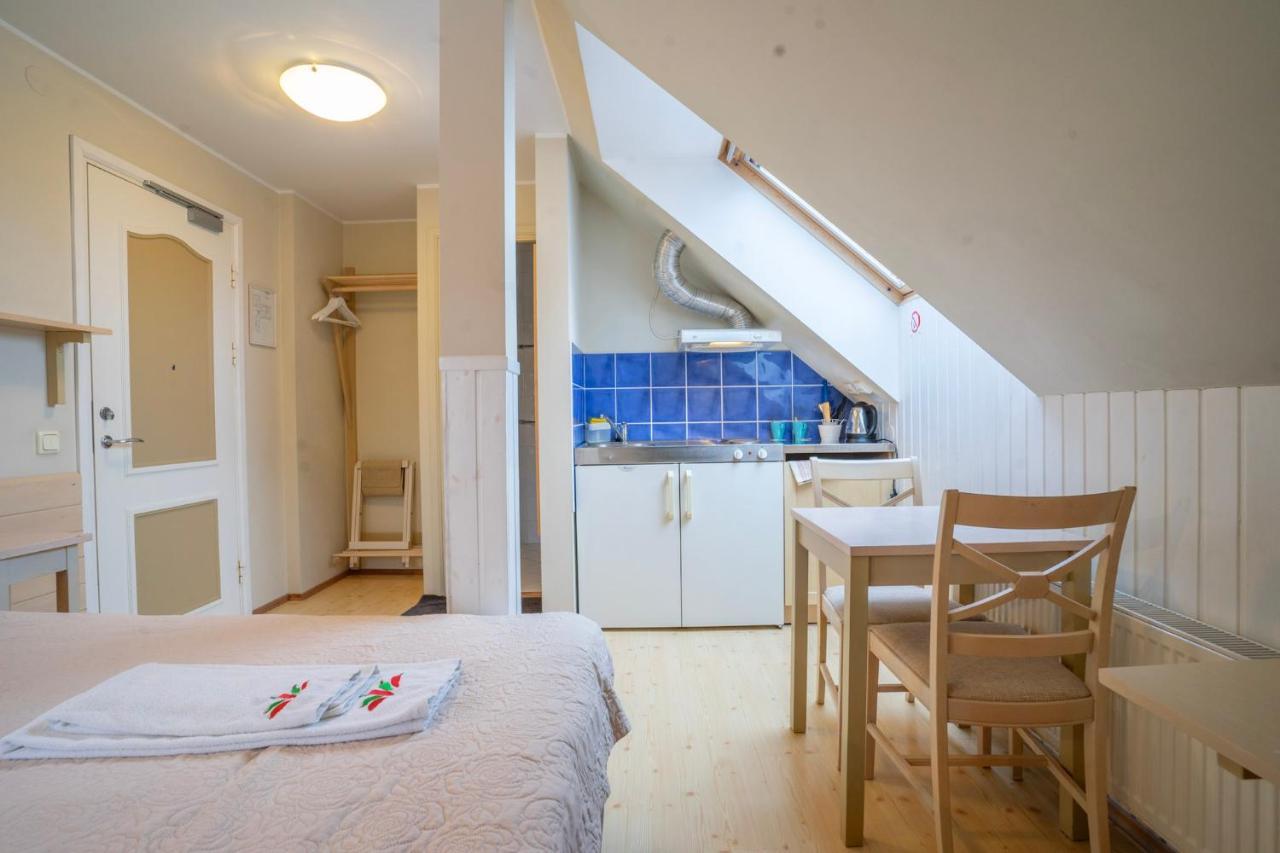 Kongo Hotel Haapsalu Buitenkant foto