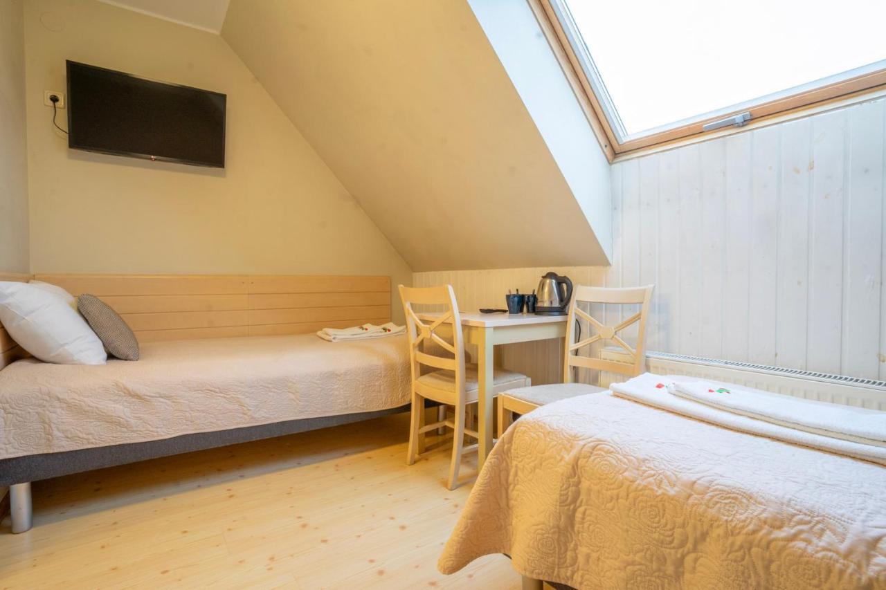 Kongo Hotel Haapsalu Buitenkant foto
