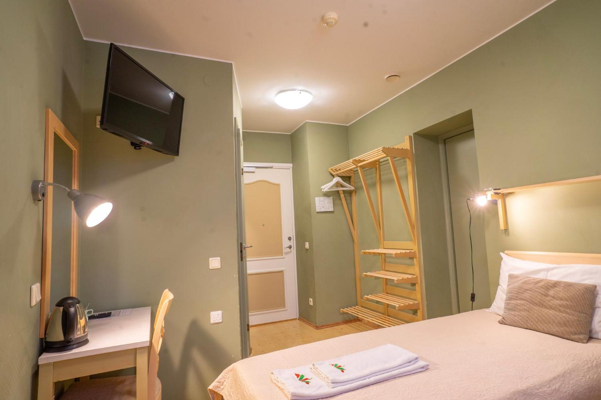 Kongo Hotel Haapsalu Buitenkant foto