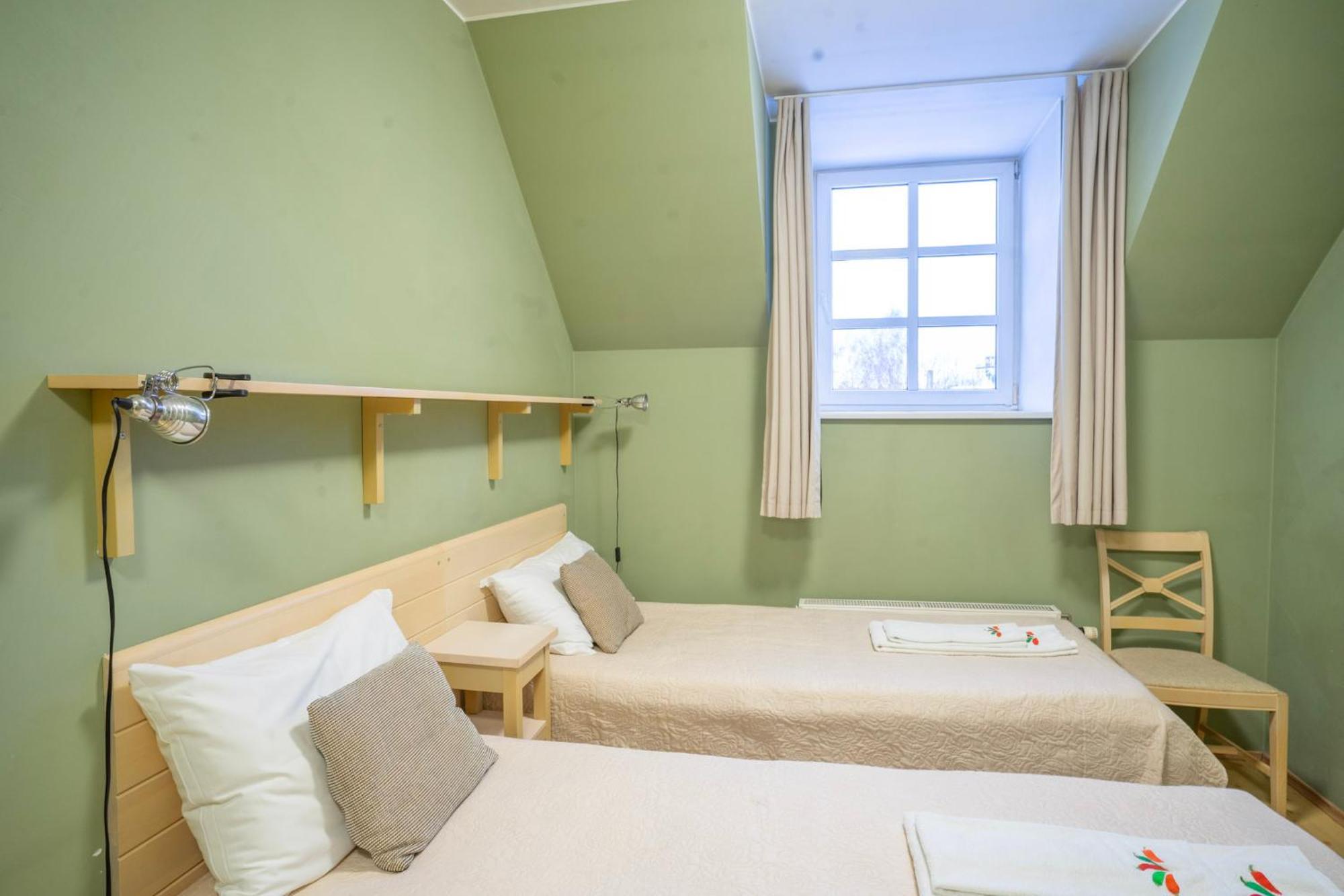 Kongo Hotel Haapsalu Buitenkant foto